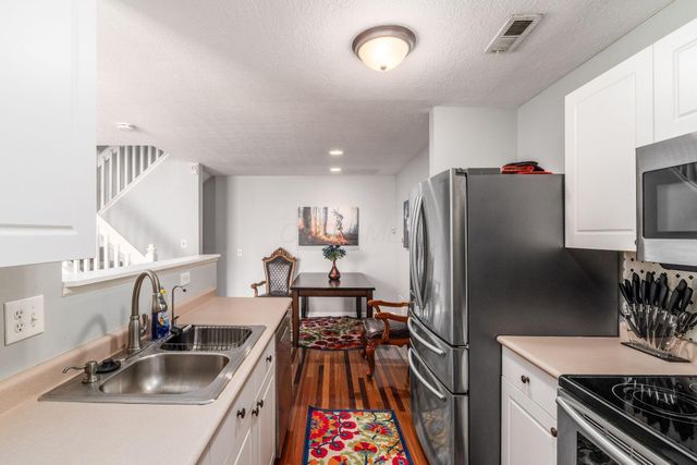 5897 Andrew John Drive, 17, New Albany, OH 43054