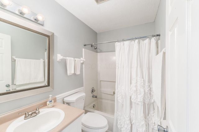 5897 Andrew John Drive, 17, New Albany, OH 43054