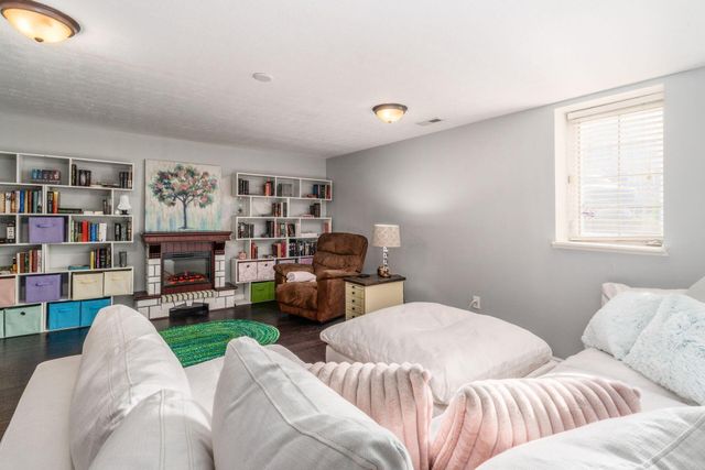 5897 Andrew John Drive, 17, New Albany, OH 43054