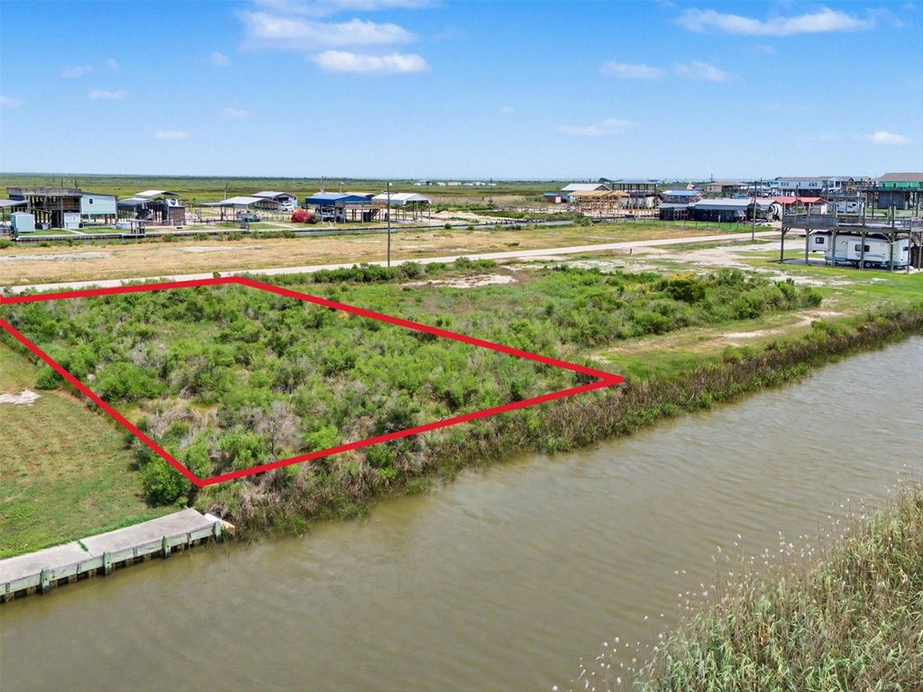 1263 Van Sant, Gilchrist, TX 77617