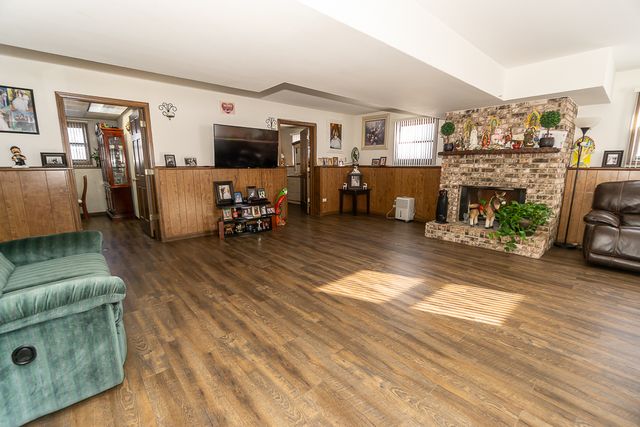 45W962 Plank Road, Hampshire, IL 60140