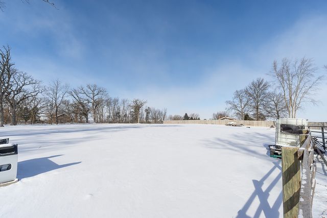 45W962 Plank Road, Hampshire, IL 60140