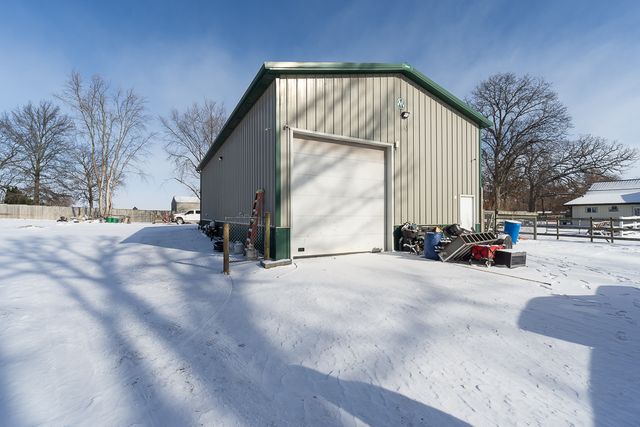 45W962 Plank Road, Hampshire, IL 60140