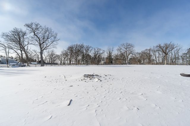 45W962 Plank Road, Hampshire, IL 60140