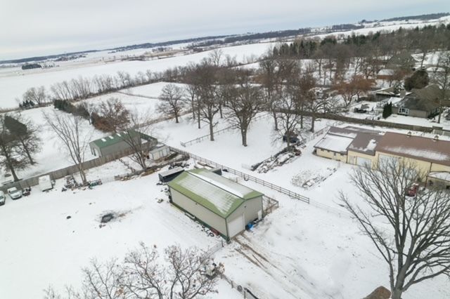 45W962 Plank Road, Hampshire, IL 60140