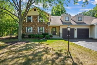 325 Lake Street 1B, Crystal Lake, IL 60014
