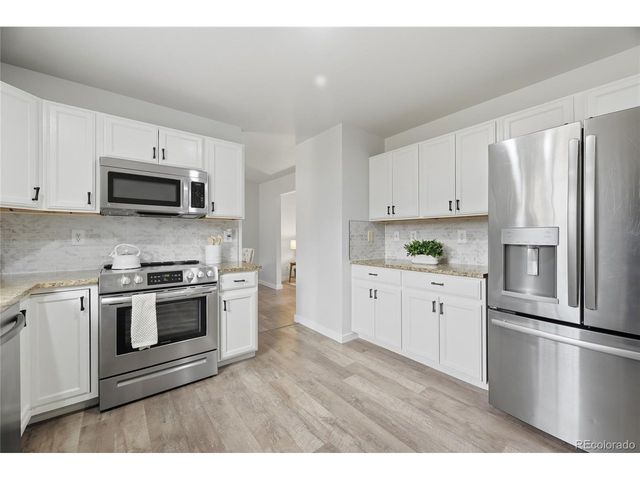 444 Frontier Ln, Johnstown, CO 80534