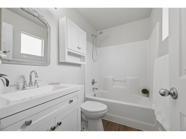 444 Frontier Ln, Johnstown, CO 80534