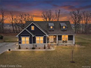 8370 Grist Mill Drive, Hartland Township, MI 48430