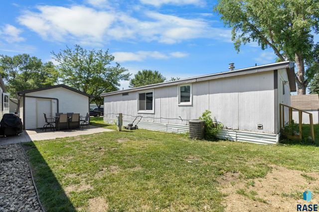 1010 S Ruby Pl, Sioux Falls, SD 57106