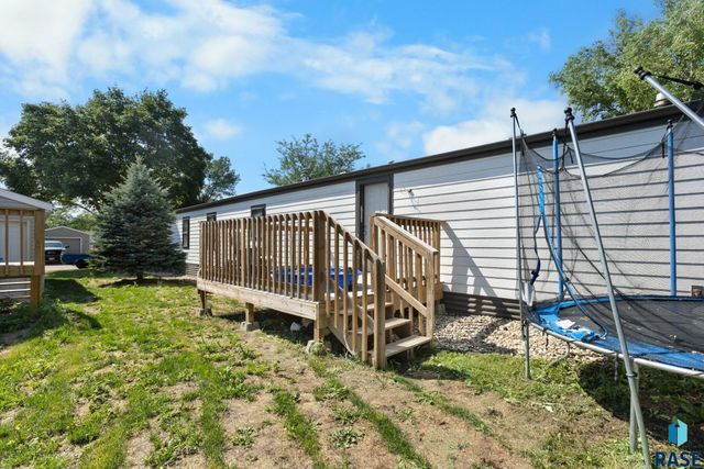 1010 S Ruby Pl, Sioux Falls, SD 57106