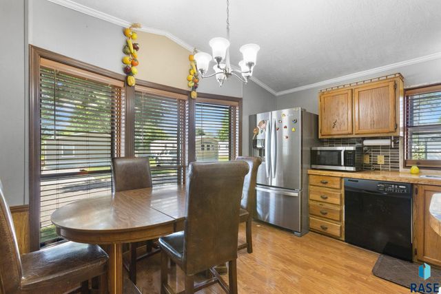 1010 S Ruby Pl, Sioux Falls, SD 57106