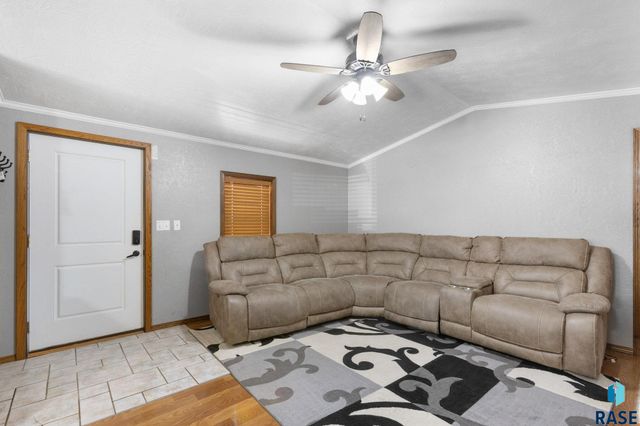 1010 S Ruby Pl, Sioux Falls, SD 57106