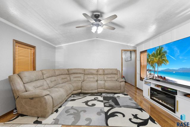 1010 S Ruby Pl, Sioux Falls, SD 57106