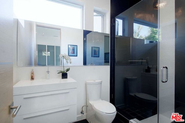 429 N Sweetzer Avenue, Los Angeles, CA 90048