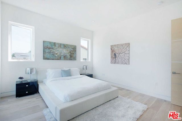 429 N Sweetzer Avenue, Los Angeles, CA 90048