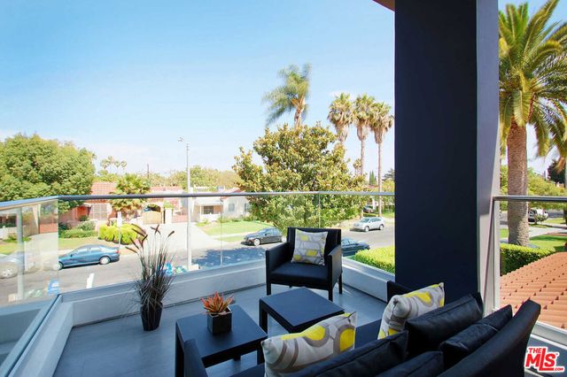 429 N Sweetzer Avenue, Los Angeles, CA 90048
