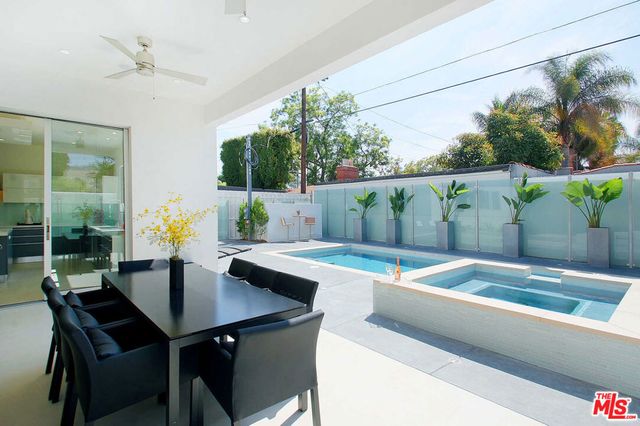 429 N Sweetzer Avenue, Los Angeles, CA 90048