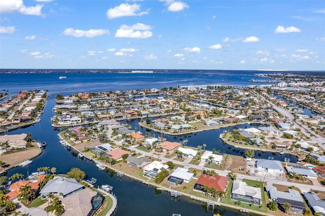 155 CRESCENT DRIVE, Punta Gorda, FL 33950