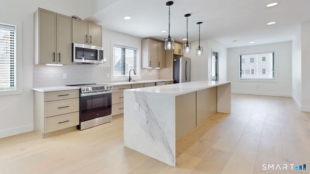 14 Chetwood Street, Milford, CT 06460