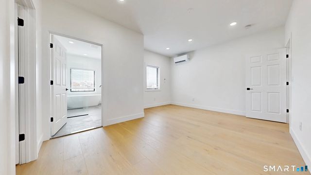 14 Chetwood Street, Milford, CT 06460