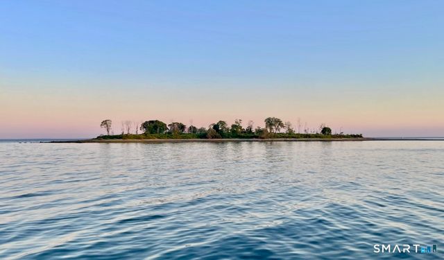 14 Chetwood Street, Milford, CT 06460