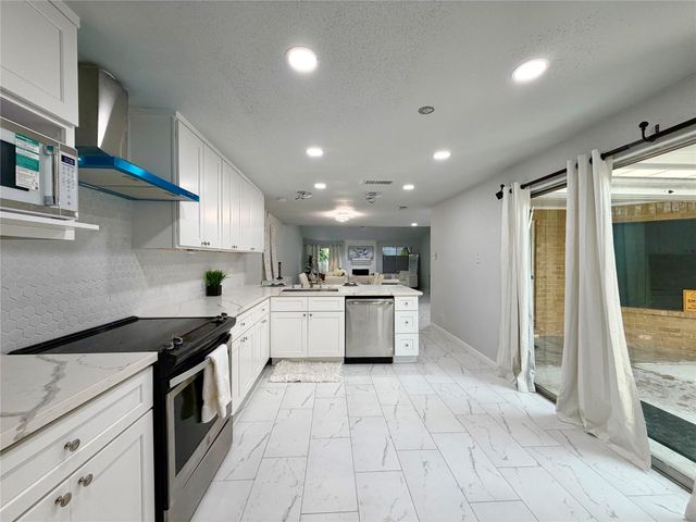 6430 Grandvale Drive, Houston, TX 77072