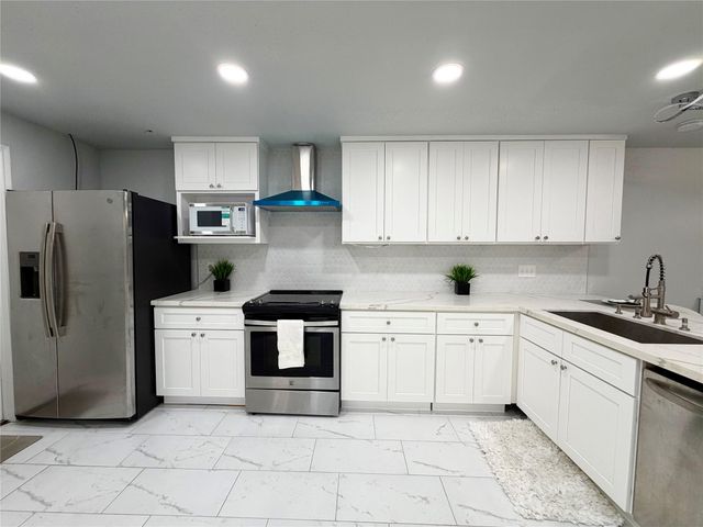 6430 Grandvale Drive, Houston, TX 77072