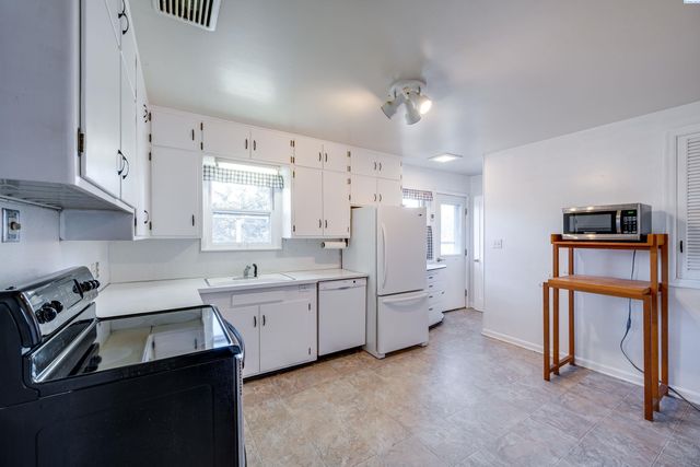 1035 NW Clifford St, Pullman, WA 99163