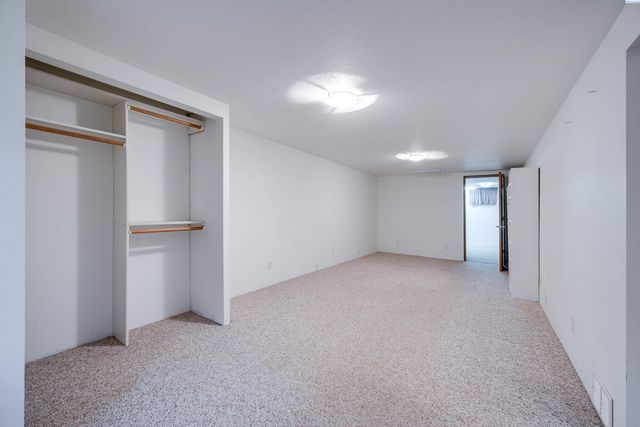 1035 NW Clifford St, Pullman, WA 99163