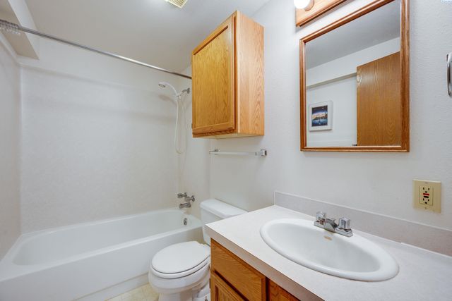 1035 NW Clifford St, Pullman, WA 99163