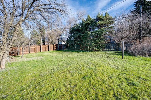 1035 NW Clifford St, Pullman, WA 99163