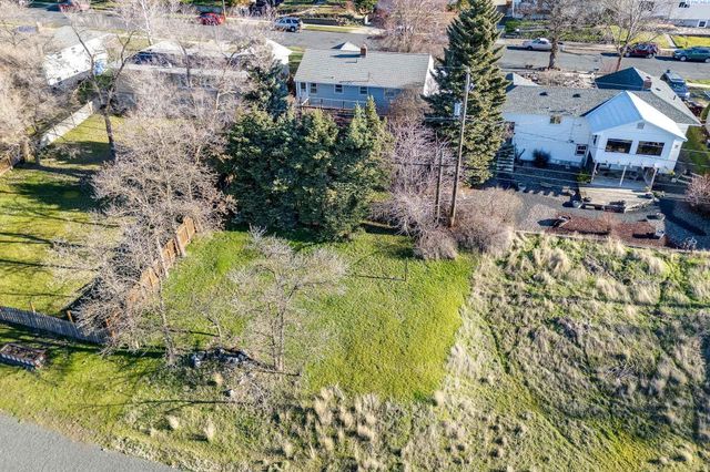 1035 NW Clifford St, Pullman, WA 99163