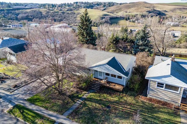 1035 NW Clifford St, Pullman, WA 99163