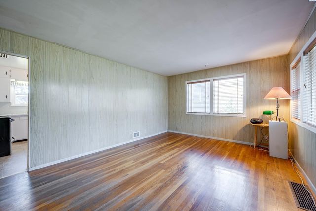 1035 NW Clifford St, Pullman, WA 99163