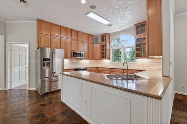 10147 Lewis Creek Circle, Willis, TX 77318