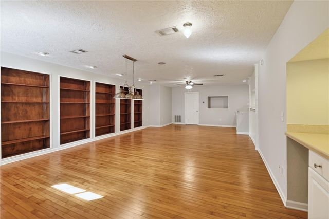 10147 Lewis Creek Circle, Willis, TX 77318