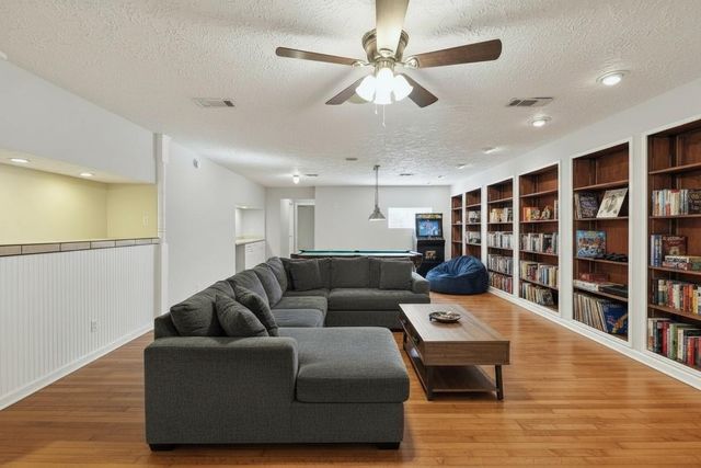 10147 Lewis Creek Circle, Willis, TX 77318