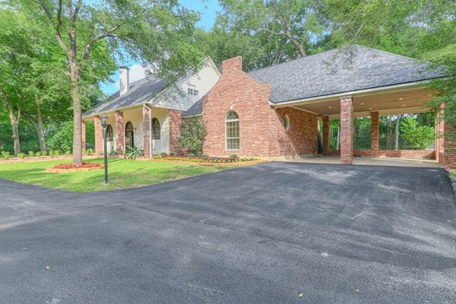 10147 Lewis Creek Circle, Willis, TX 77318