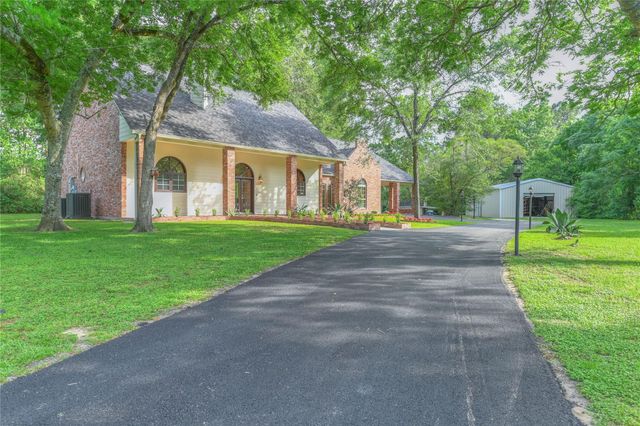 10147 Lewis Creek Circle, Willis, TX 77318
