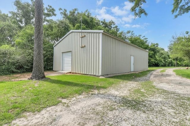 10147 Lewis Creek Circle, Willis, TX 77318