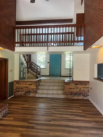 401 Crystal Creek Drive, Livingston, TX 77351