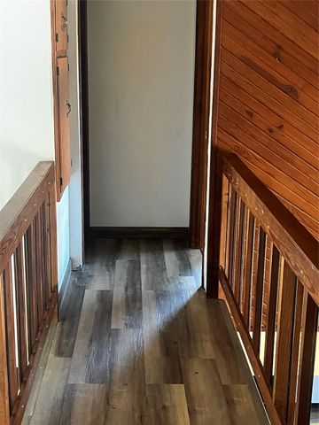 401 Crystal Creek Drive, Livingston, TX 77351