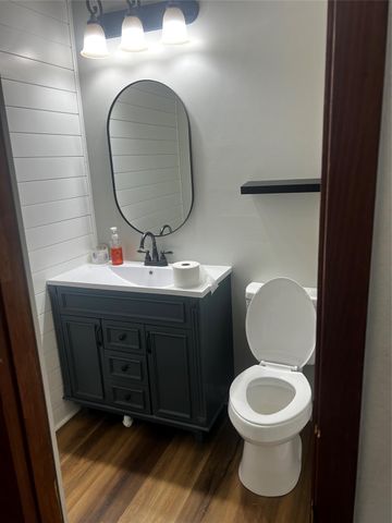 401 Crystal Creek Drive, Livingston, TX 77351