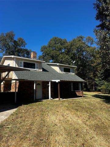 401 Crystal Creek Drive, Livingston, TX 77351