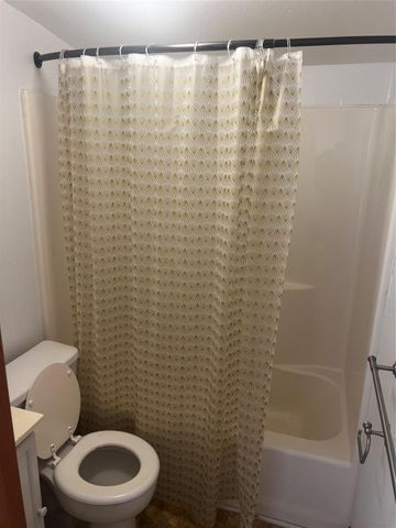 401 Crystal Creek Drive, Livingston, TX 77351