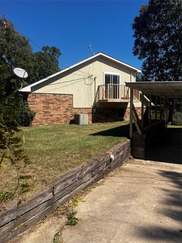 401 Crystal Creek Drive, Livingston, TX 77351