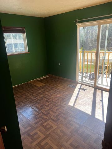 401 Crystal Creek Drive, Livingston, TX 77351