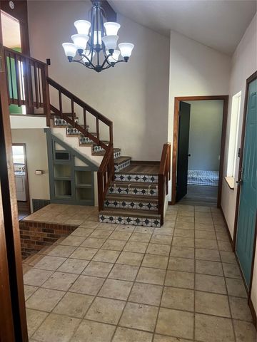 401 Crystal Creek Drive, Livingston, TX 77351