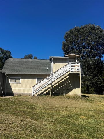 401 Crystal Creek Drive, Livingston, TX 77351